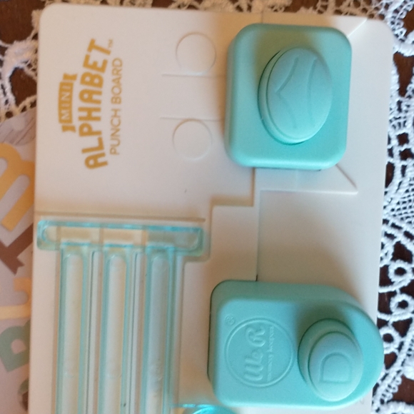 NIB Mini Alphabet Punchboard - We R Memory Keepers - Picture 3 of 7